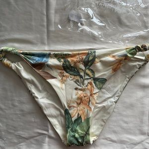 Monday Swimwear Tulum Bottom- Size L/V- Amazonia